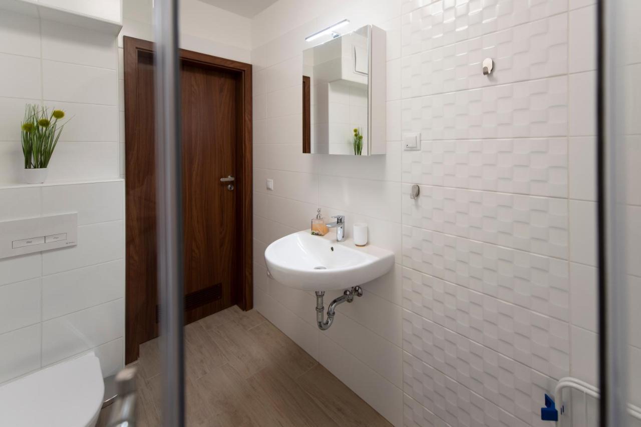 Lovely Apartman- Free Parking Pecs Exterior photo